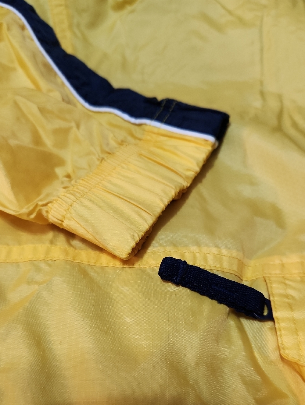 GAP Hooded Anorak Bright Yellow Pullover Windbreaker Rain Jacket (M), VTG Y2K - Picture 12 of 15